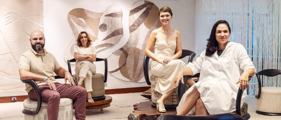 RSVP | By Kamy apresenta “Ressignificar” na DW! 2026 e transforma fragmentos têxteis em novas narrativas