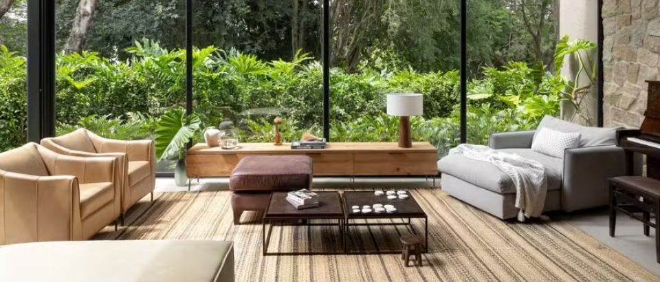 CASA E JARDIM | Adega com tijolos centenários e integração com a mata definem casa interiorana