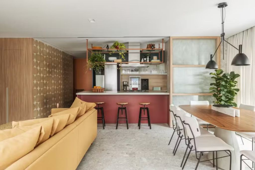 CASA VOGUE | Inspirado em David Bowie, apartamento surge de repertório musical e artístico