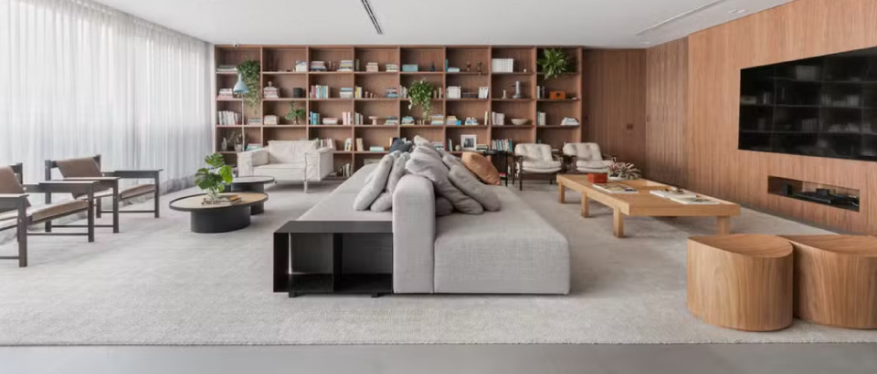 Casa e Jardim | Marcenaria é destaque em apartamento com decoração minimalista