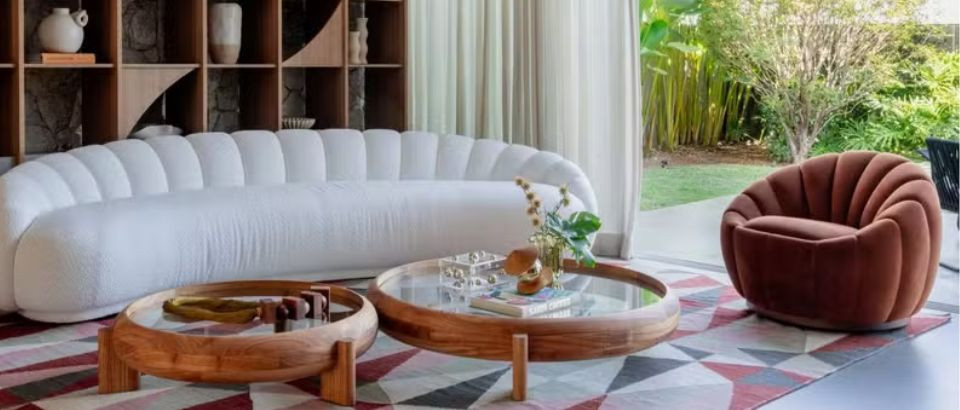 CASA E JARDIM | Casa no interior de SP valoriza o lazer com jardim, piscina e duas áreas gourmet