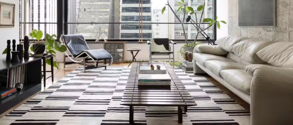 Casa e Jardim | Apartamento de 65 m² em SP ganha atmosfera urbana com paleta sóbria